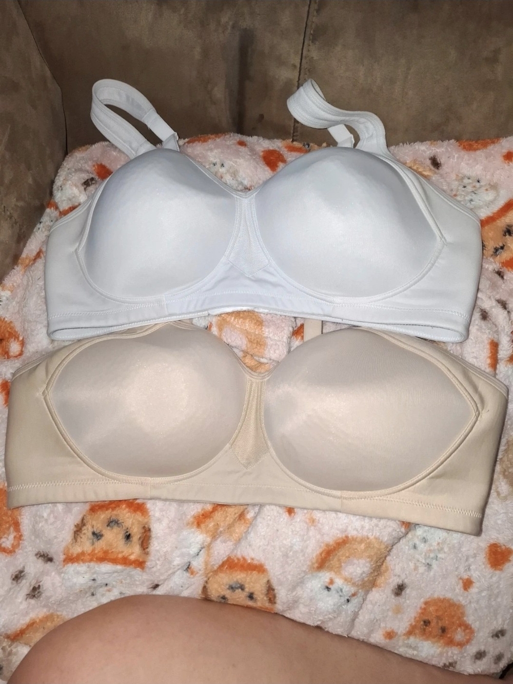 Seamless Molded T-Shirt Bra - White and Nude